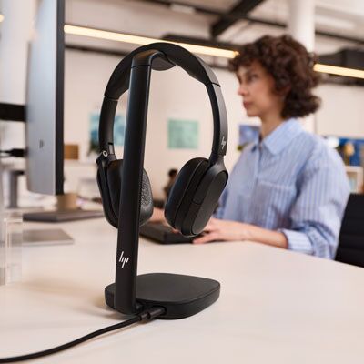 Focus-625-Stand-Lifestyle
