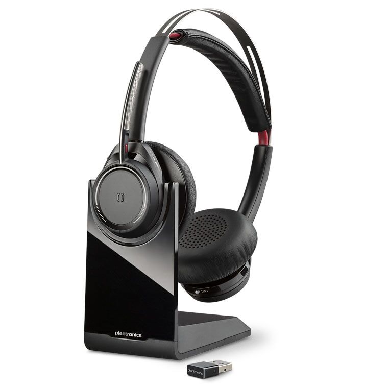 Voyager Focus UC in Charging Stand